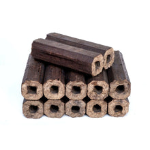 Cargar imagen en el visor de la galería, Briquetas de madera de roble Pinikay – octogonales con agujero – – Alto poder calorífico – Bajo contenido en cenizas – Paquete de 10 kg, 2 palés de 1920 kg (960+960 kg)